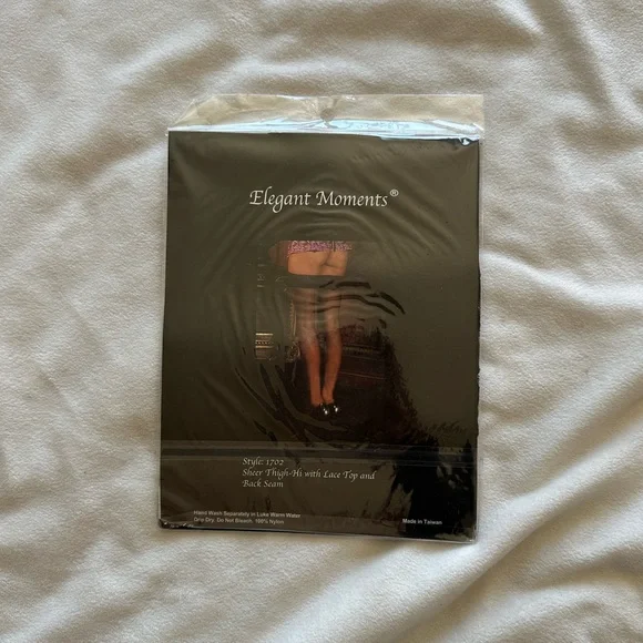 Elegant Moments lingerie - Picture 2 of 2